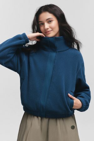 CozyDrift – Women’s Light-Warmth Relaxed-Fit Fleece Jacket